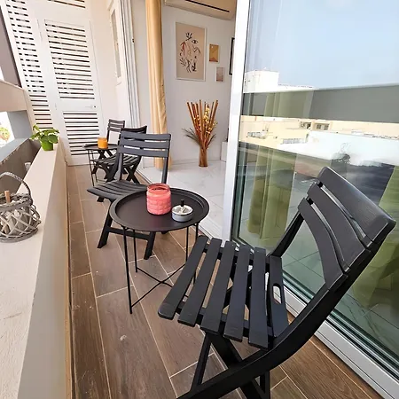 Apartment Palm 46 - Near The Promenade - Private Balcony