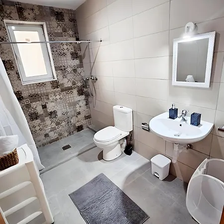 Palm 46 - Near The Promenade - Private Balcony Apartment