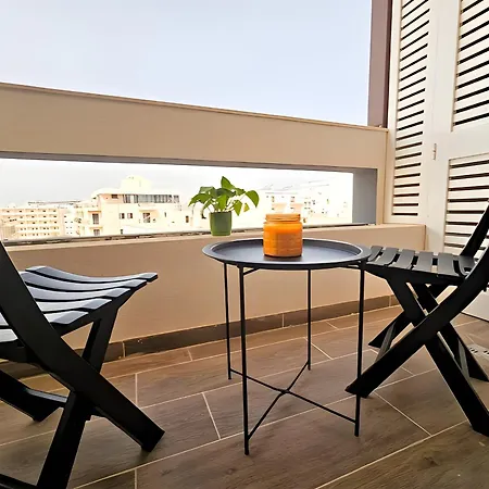 Palm 46 - Near The Promenade - Private Balcony Apartment *