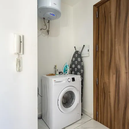 Palm 46 - Near The Promenade - Private Balcony By Quicktrips St. Paul's Bay