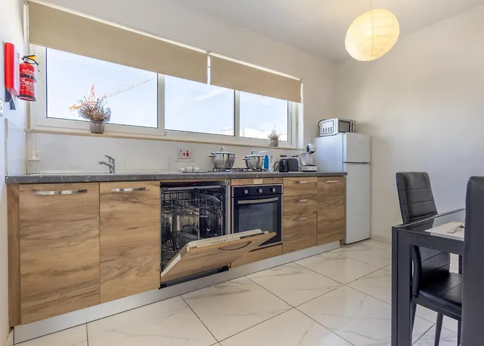 Apartament Palm 46 - Near The Promenade - Private Balcony By Quicktrips *