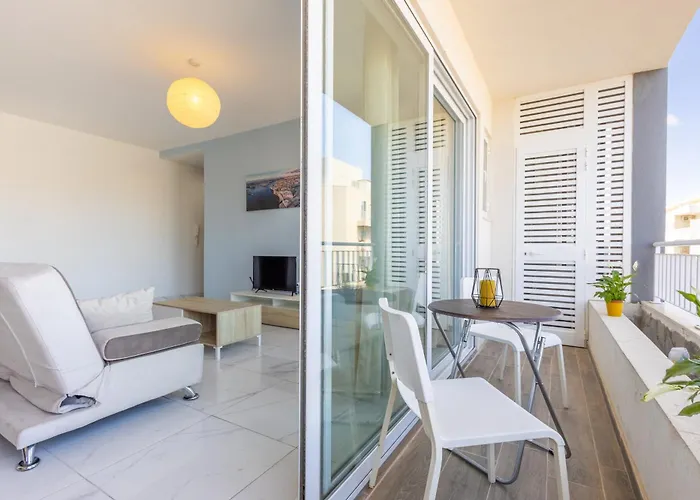 Palm 46 - Near The Promenade - Private Balcony By Quicktrips St. Paul's Bay