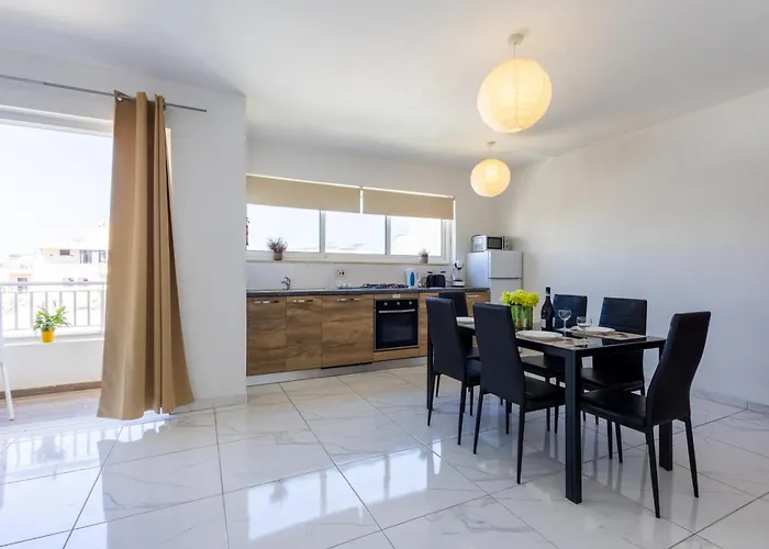 Palm 46 - Near The Promenade - Private Balcony By Quicktrips St. Paul's Bay